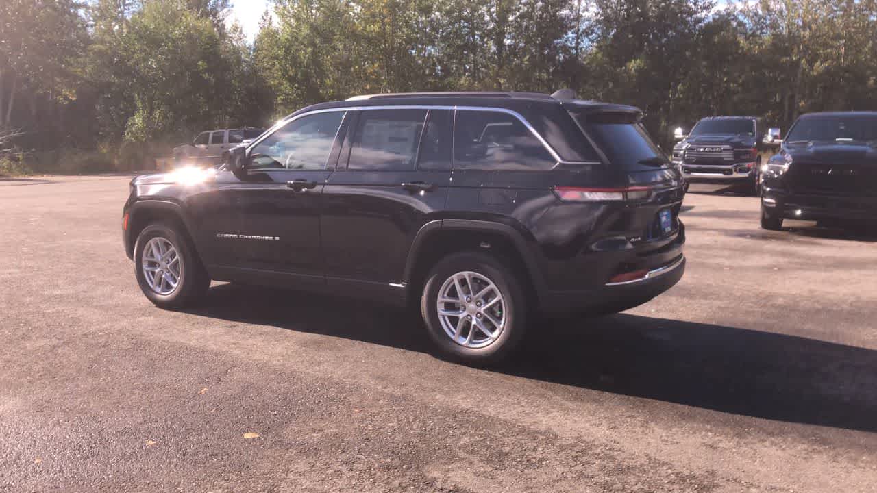 Thumbnail: 2025 Jeep Grand Cherokee - 10