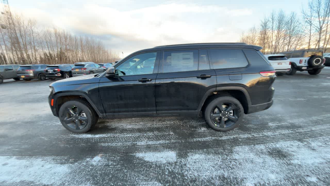 Thumbnail: 2025 Jeep Grand Cherokee - 8