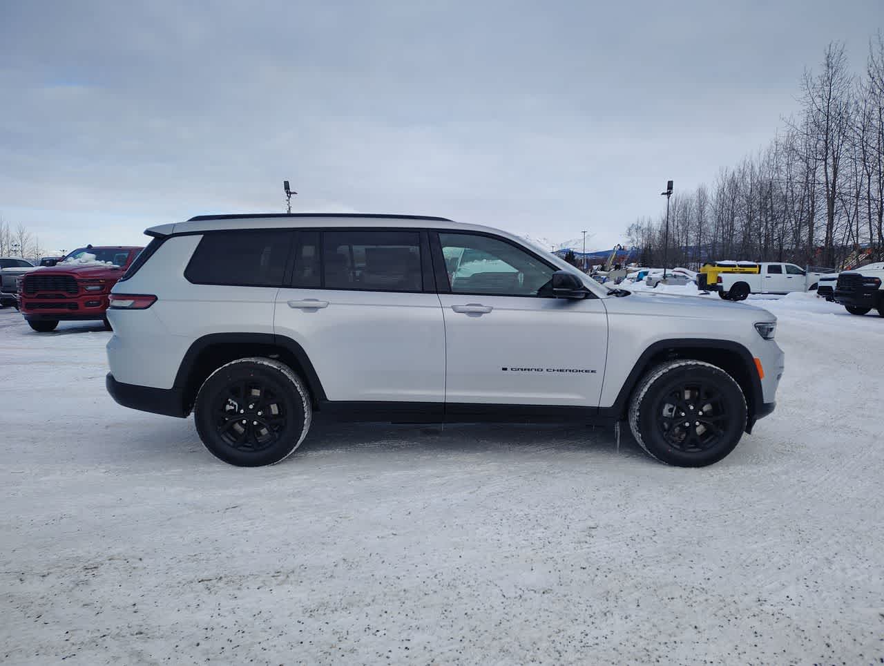 Thumbnail: 2025 Jeep Grand Cherokee - 9