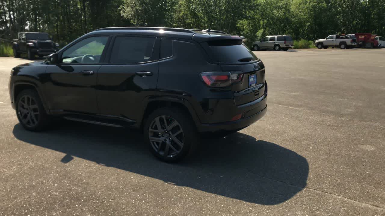 Thumbnail: 2025 Jeep Compass - 9