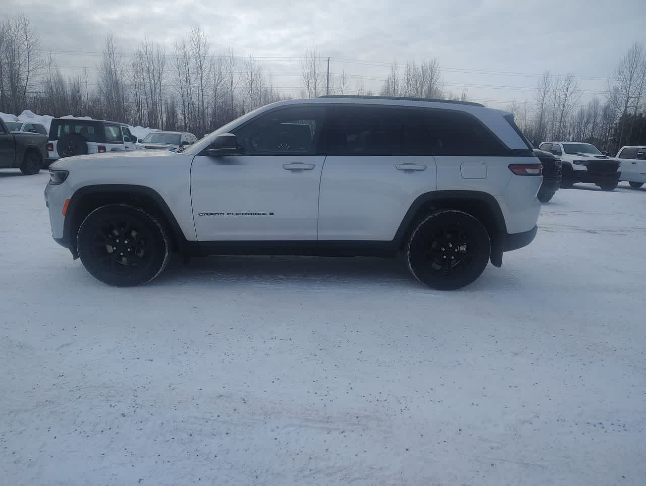 Thumbnail: 2026 Jeep Grand Cherokee - 5