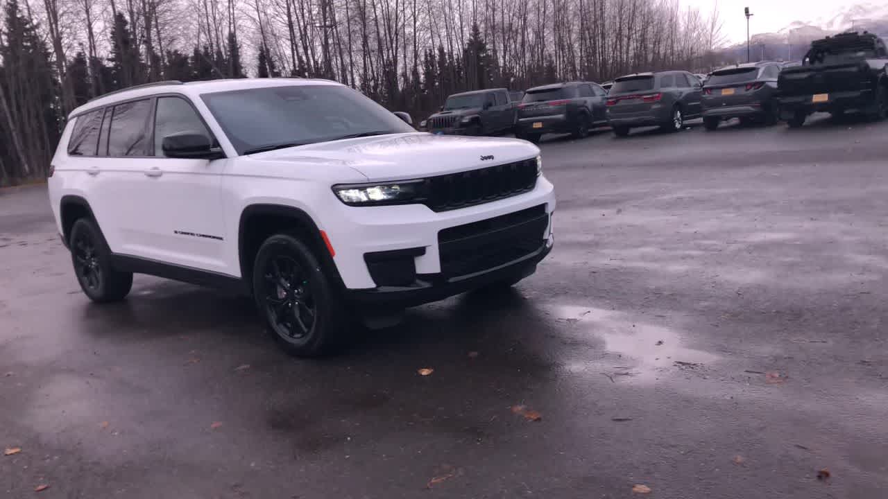 Thumbnail: 2024 Jeep Grand Cherokee L - 17