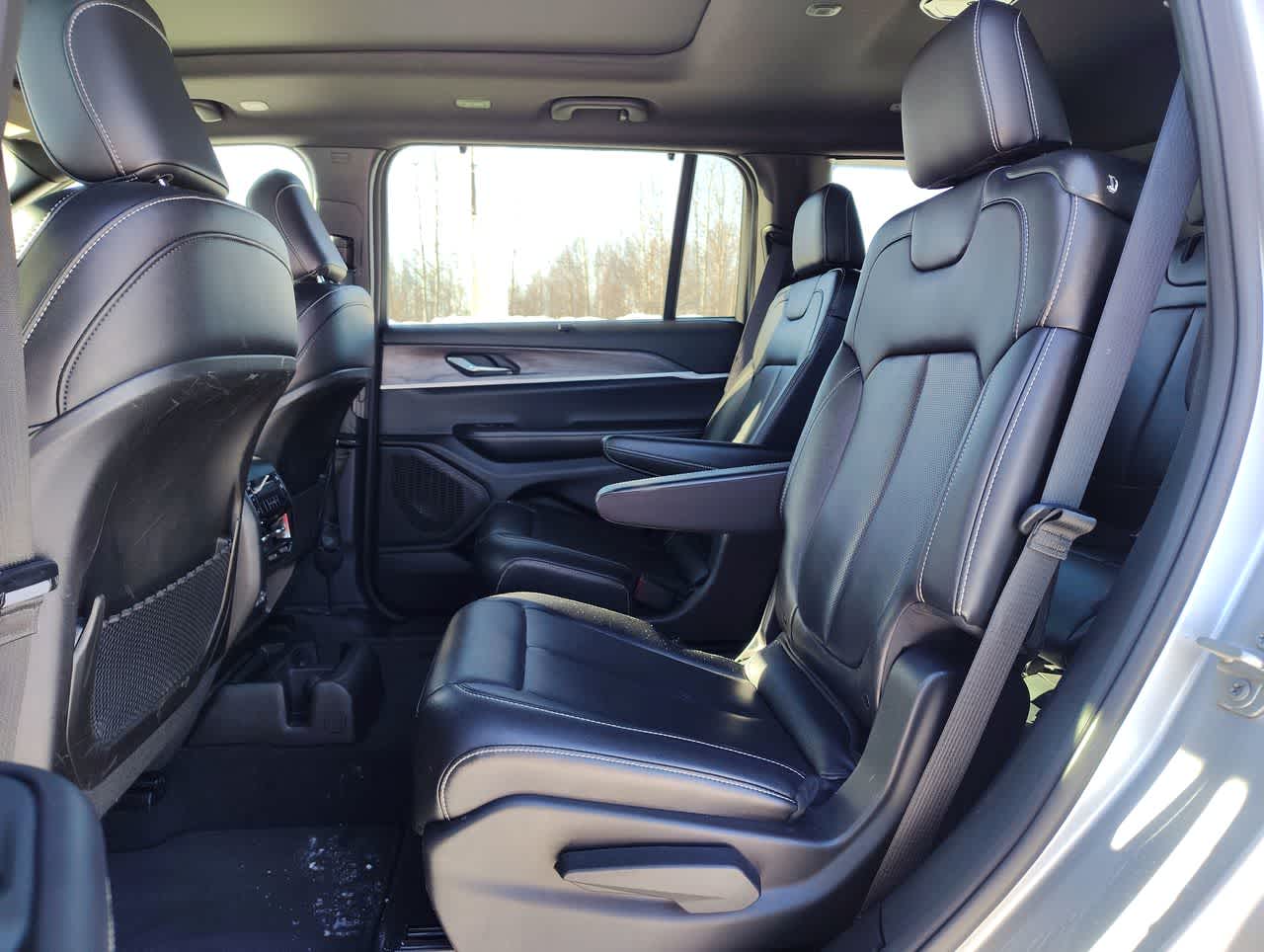 Thumbnail: 2024 Jeep Grand Cherokee L - 14