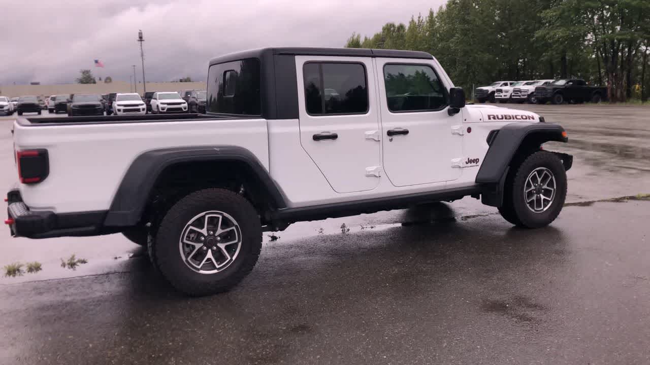 Thumbnail: 2024 Jeep Gladiator - 14