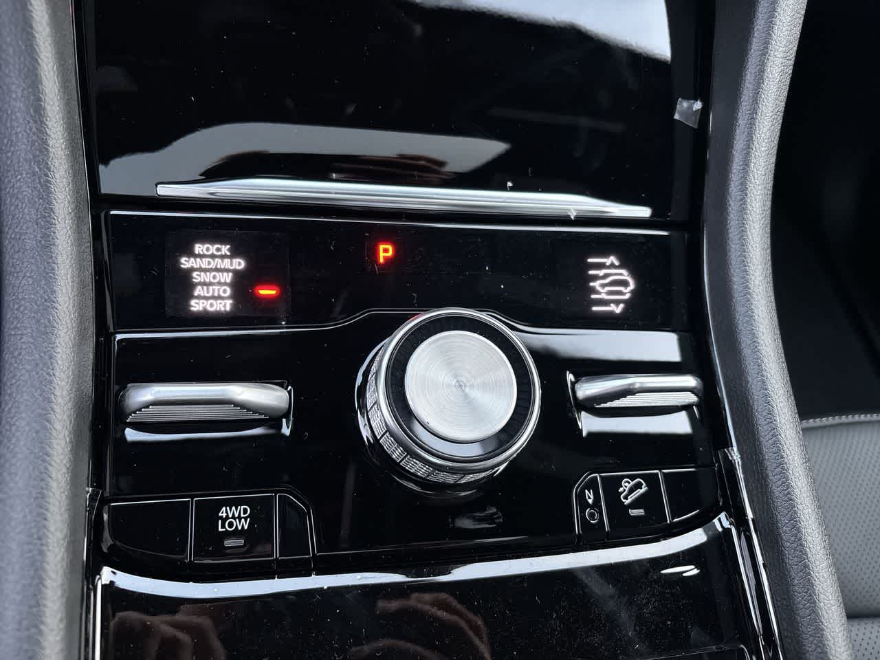 Thumbnail: 2025 Jeep Grand Cherokee - 26