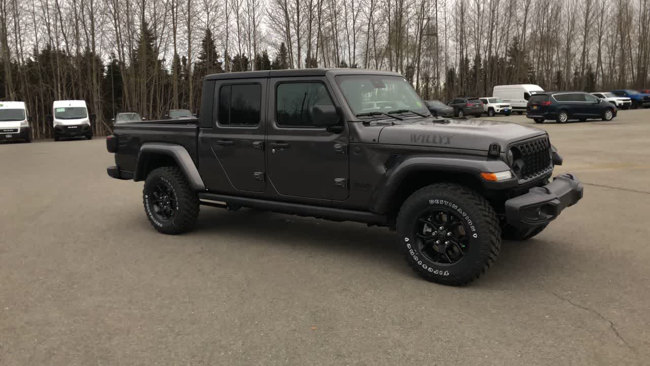 Thumbnail: 2025 Jeep Gladiator - 17
