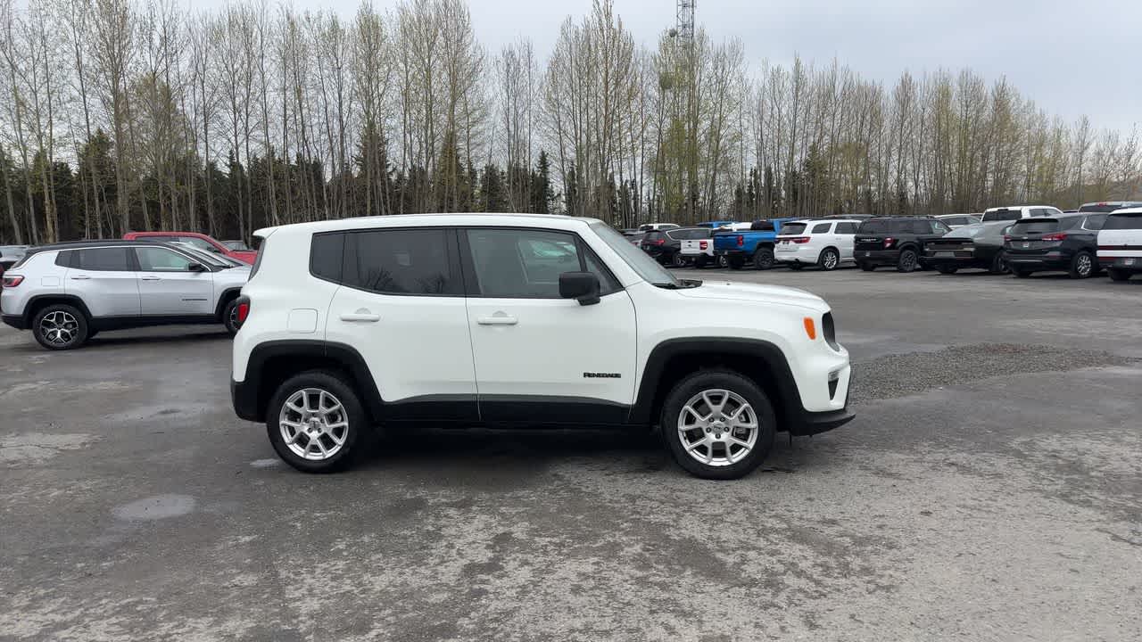 Thumbnail: 2023 Jeep Renegade - 17