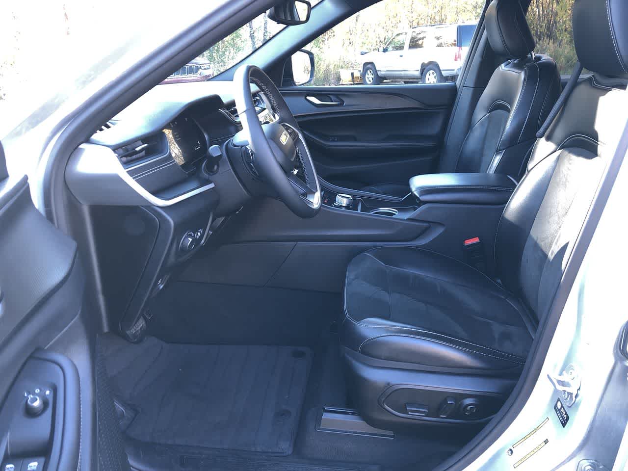 Thumbnail: 2024 Jeep Grand Cherokee - 22