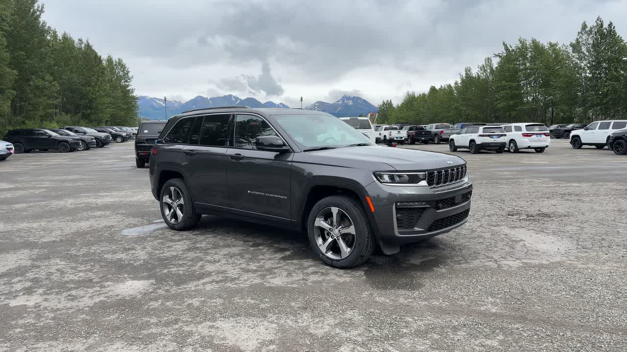 Thumbnail: 2026 Jeep Grand Cherokee - 2