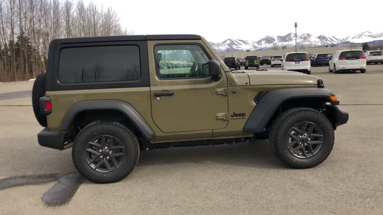 Thumbnail: 2025 Jeep Wrangler - 15
