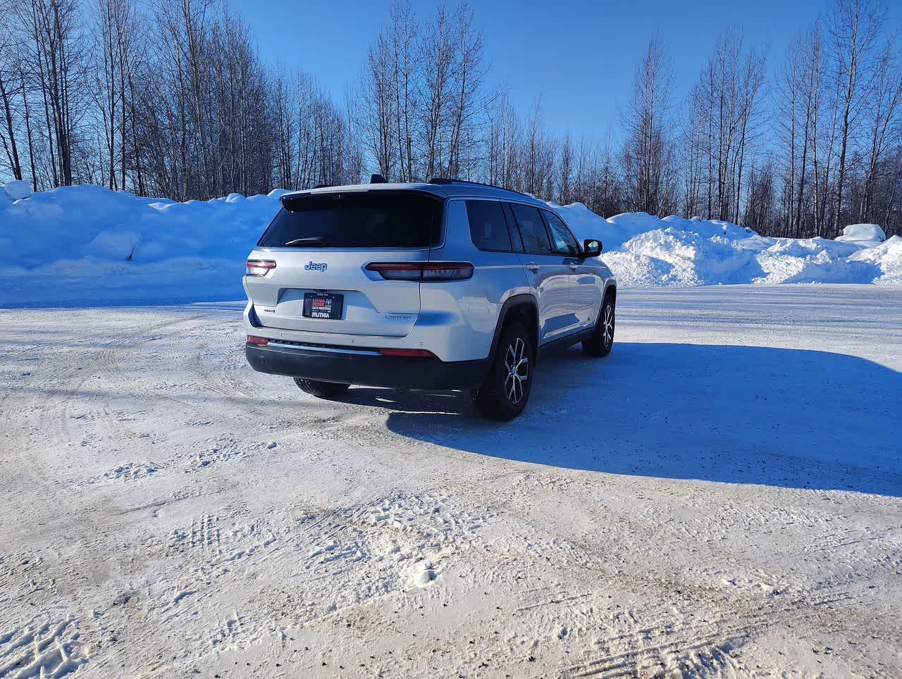 Thumbnail: 2023 Jeep Grand Cherokee L - 9