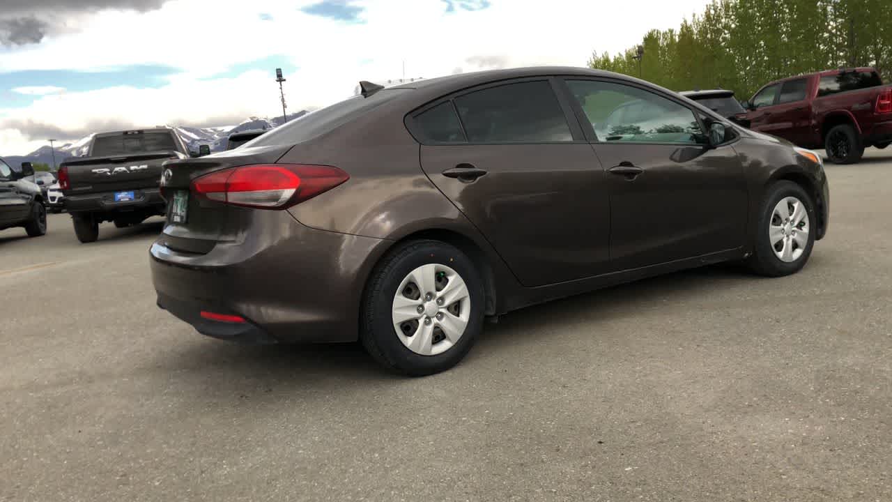 Thumbnail: 2018 Kia Forte - 14