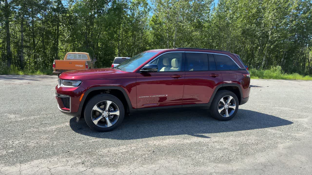 Thumbnail: 2026 Jeep Grand Cherokee - 7