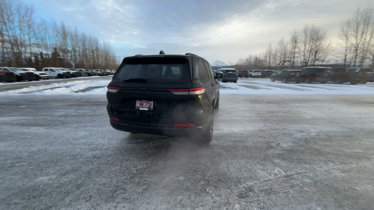 Thumbnail: 2024 Jeep Grand Cherokee - 13