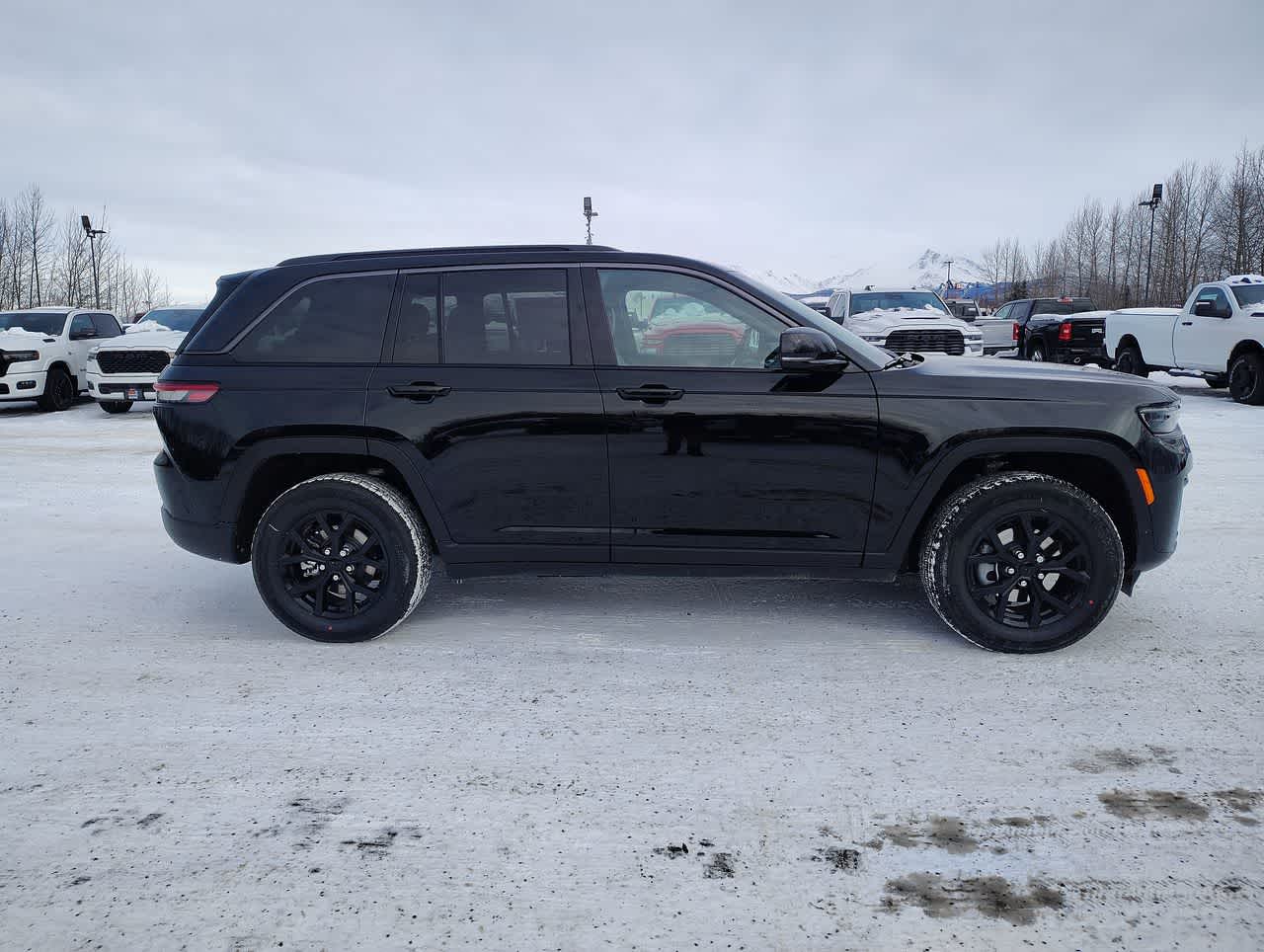 Thumbnail: 2026 Jeep Grand Cherokee - 9