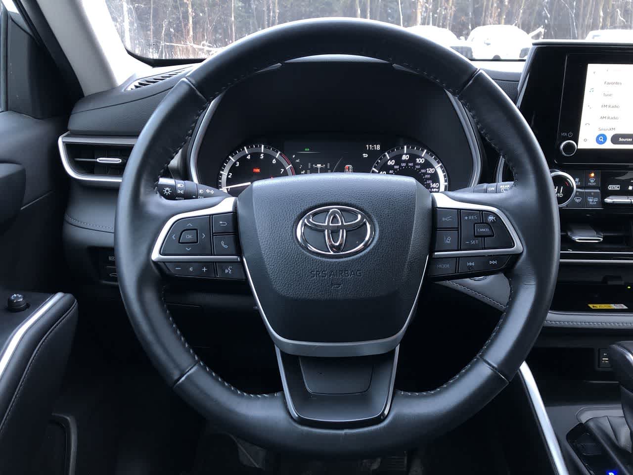 Thumbnail: 2023 Toyota Highlander - 25