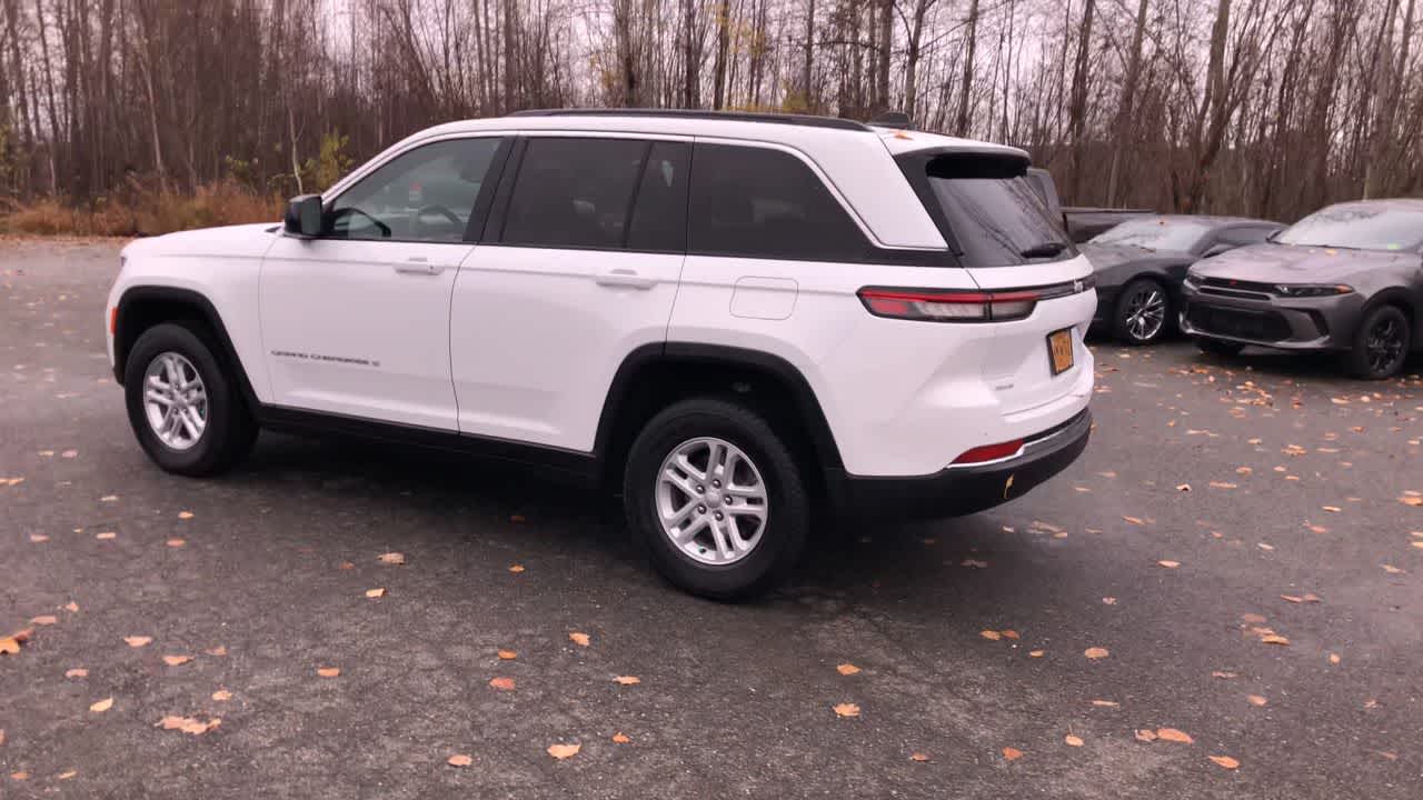 Thumbnail: 2024 Jeep Grand Cherokee - 9