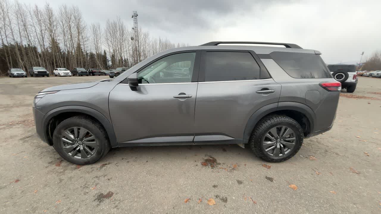 Thumbnail: 2024 Nissan Pathfinder - 8