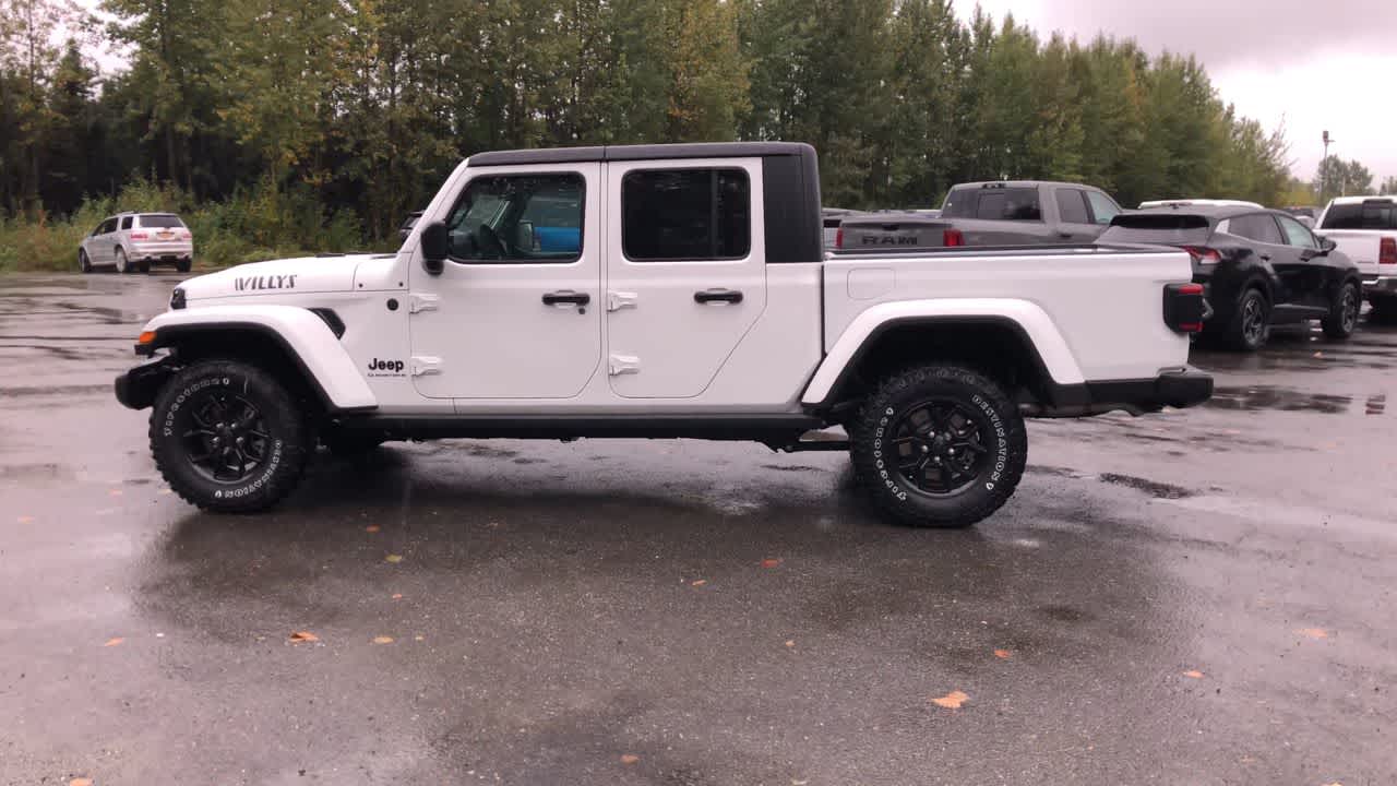 Thumbnail: 2025 Jeep Gladiator - 9
