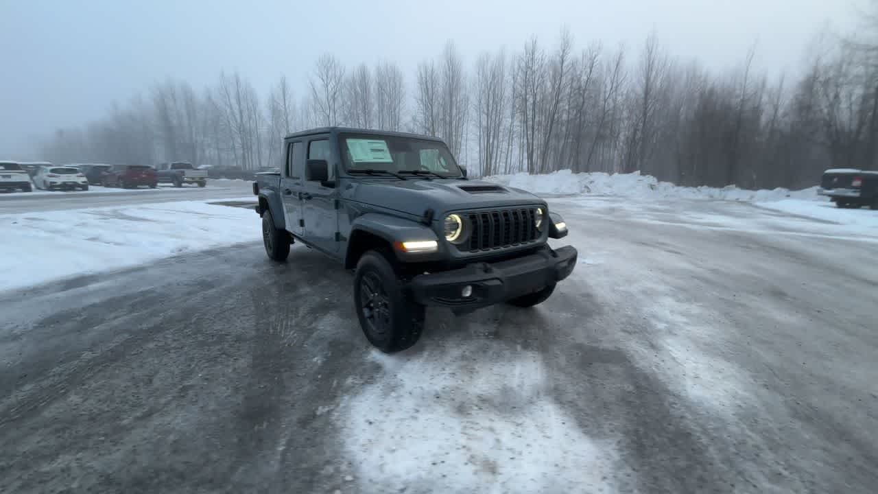 Thumbnail: 2026 Jeep Gladiator - 3