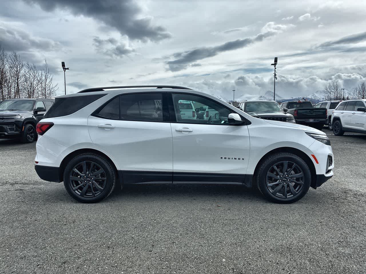 Thumbnail: 2023 Chevrolet Equinox - 9