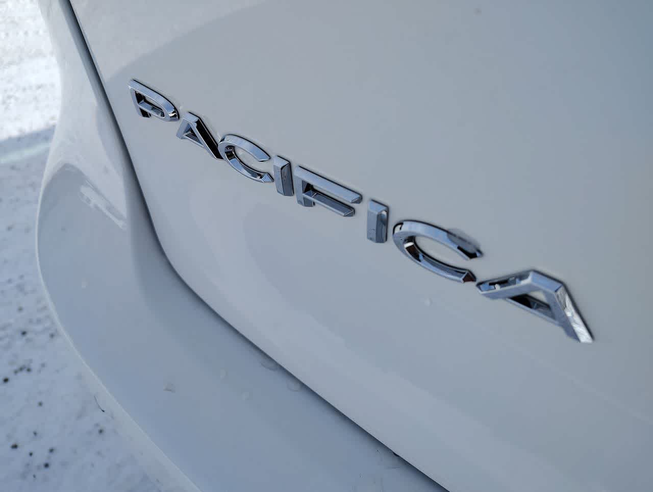 Thumbnail: 2026 Chrysler Pacifica - 10