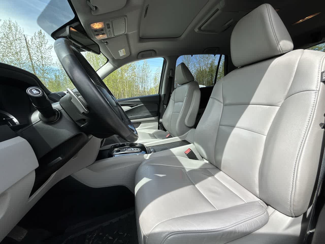 Thumbnail: 2018 Honda Pilot - 23