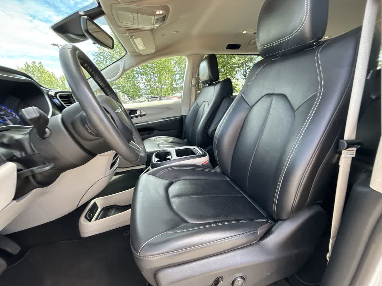 Thumbnail: 2024 Chrysler Pacifica - 22