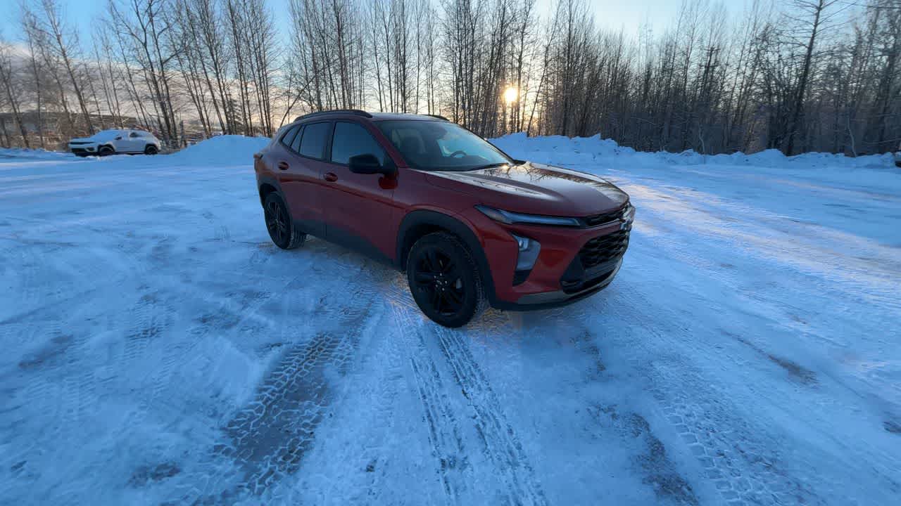 Thumbnail: 2024 Chevrolet Trax - 2