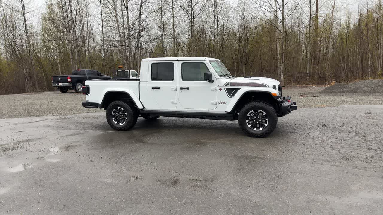 Thumbnail: 2026 Jeep Gladiator - 17