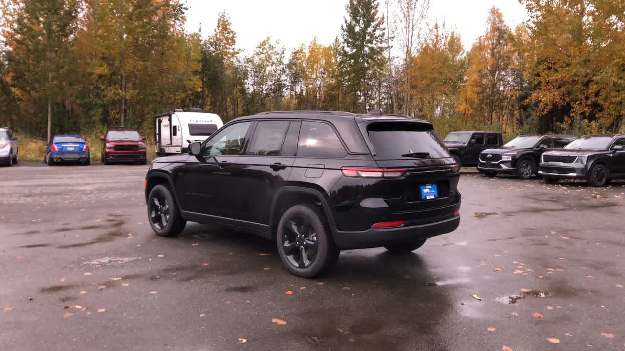 Thumbnail: 2025 Jeep Grand Cherokee - 11