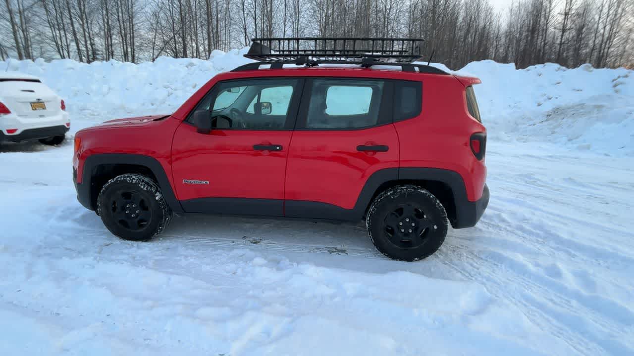 Thumbnail: 2017 Jeep Renegade - 9