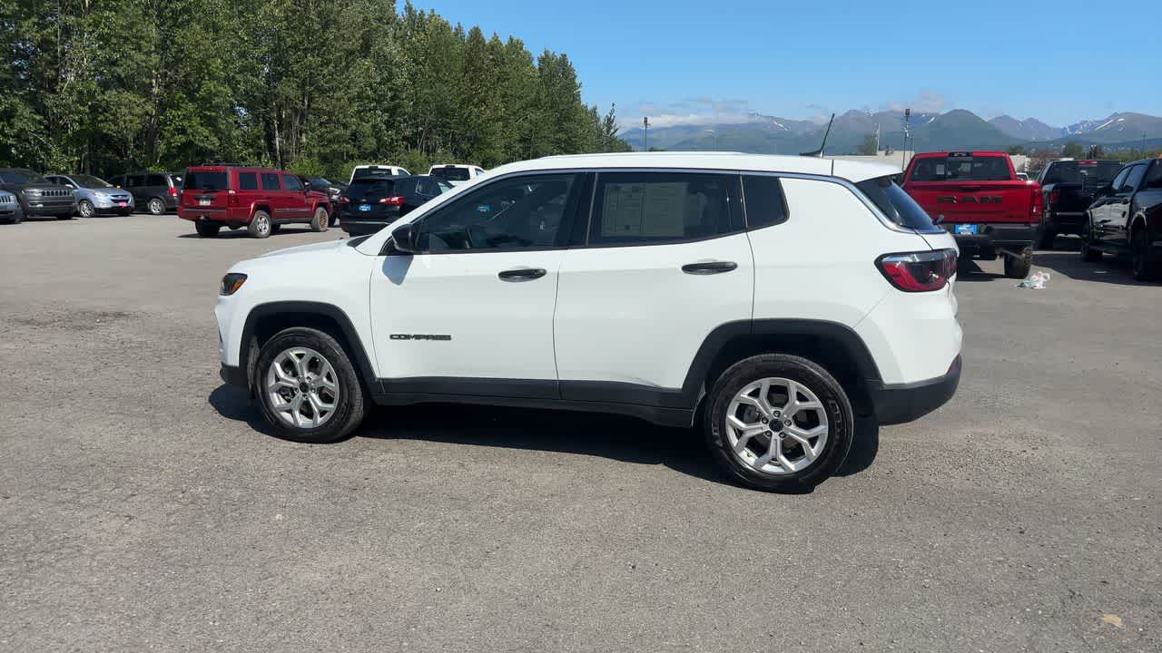 Thumbnail: 2025 Jeep Compass - 9