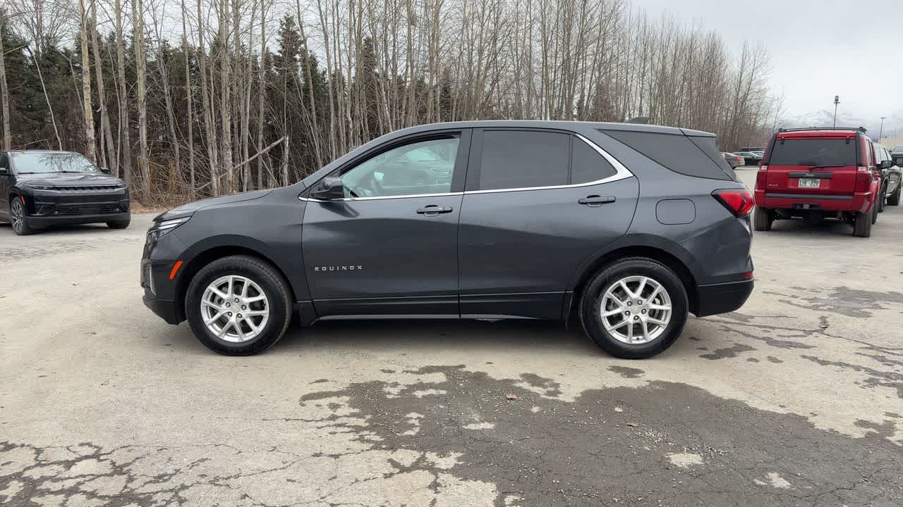 Thumbnail: 2022 Chevrolet Equinox - 8