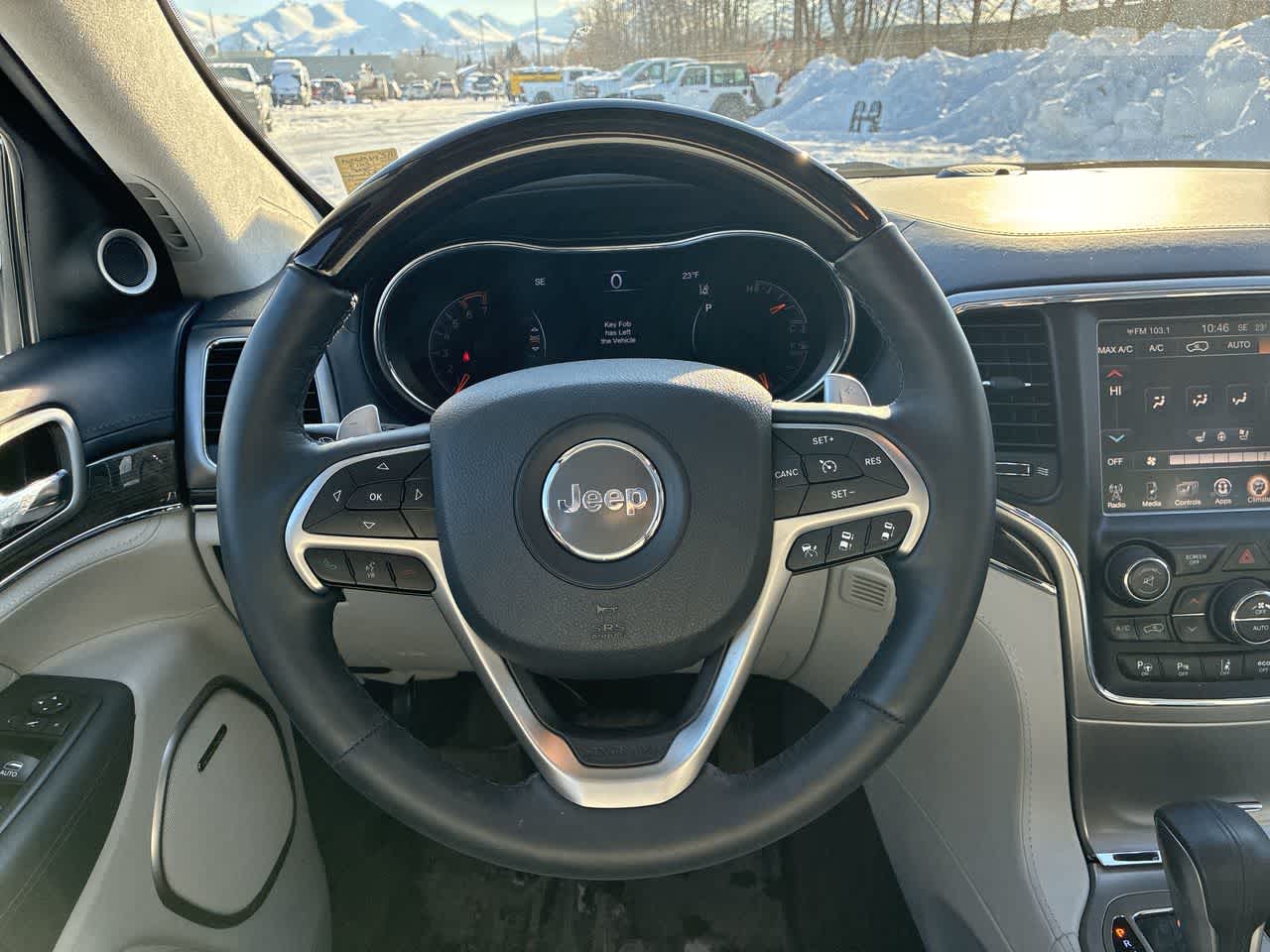 Thumbnail: 2017 Jeep Grand Cherokee - 17