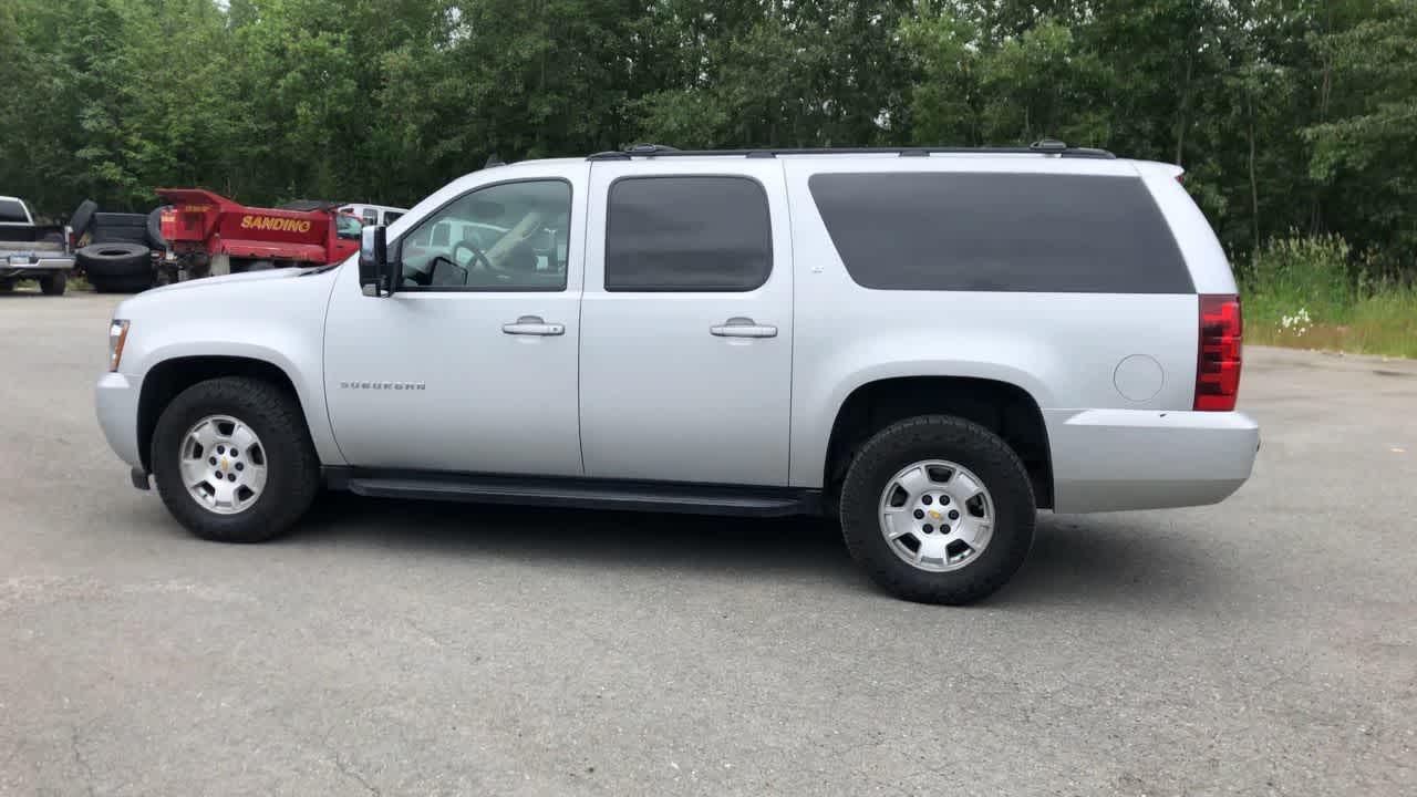Thumbnail: 2010 Chevrolet Suburban - 8