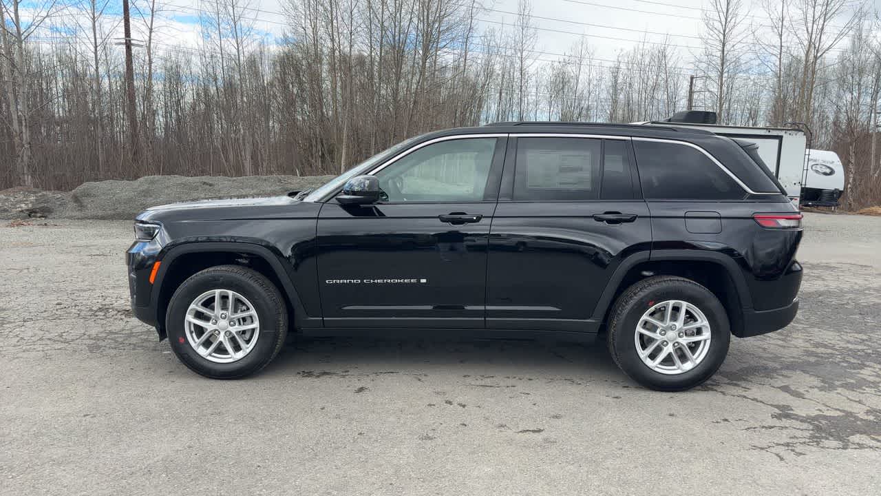 Thumbnail: 2026 Jeep Grand Cherokee - 8