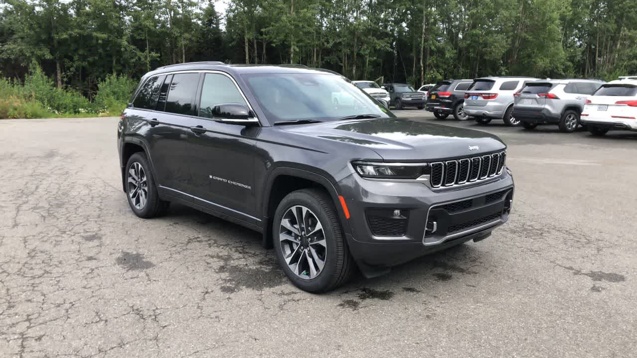 Thumbnail: 2025 Jeep Grand Cherokee - 3