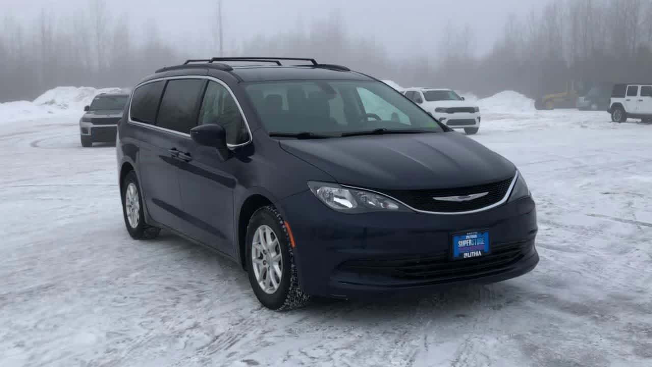 Thumbnail: 2020 Chrysler Voyager - 3