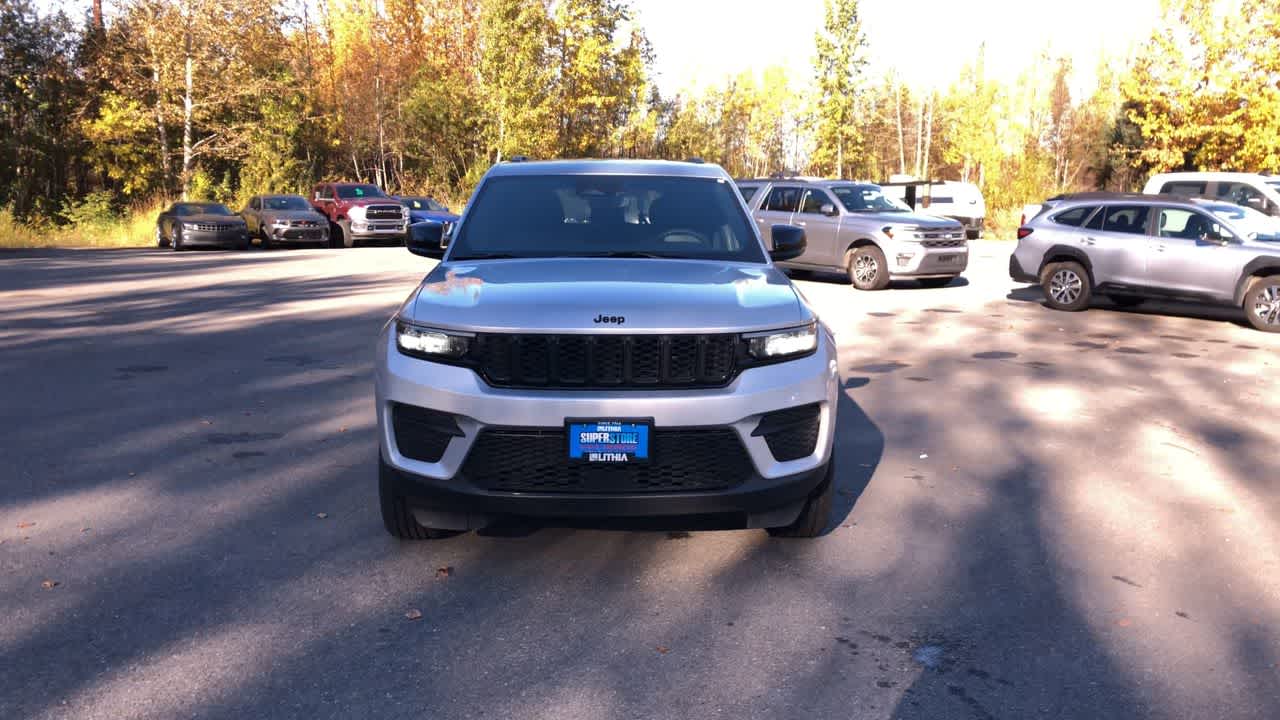 Thumbnail: 2024 Jeep Grand Cherokee - 4