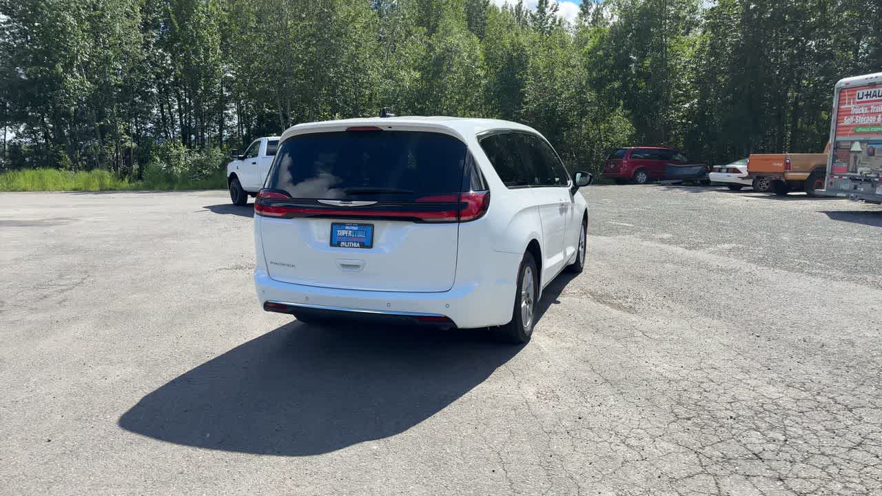 Thumbnail: 2025 Chrysler Pacifica - 13