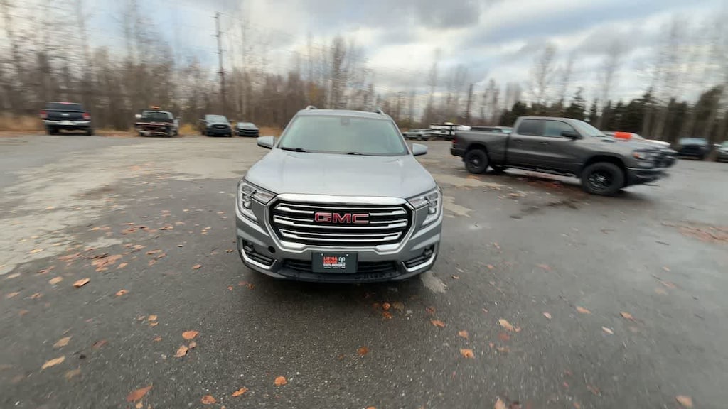 Used 2024 GMC Terrain SLT SUV