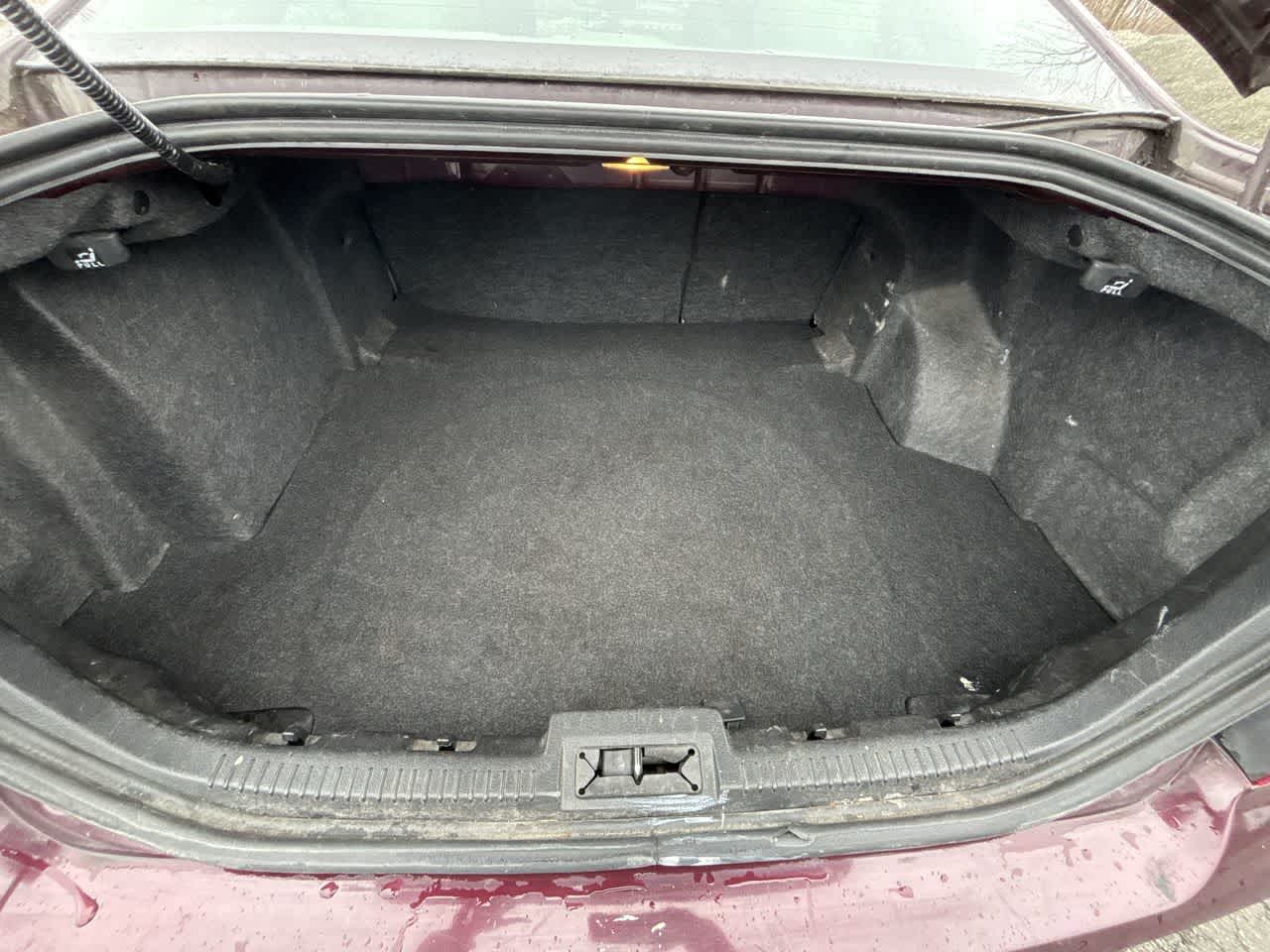 Thumbnail: 2011 Ford Fusion - 20