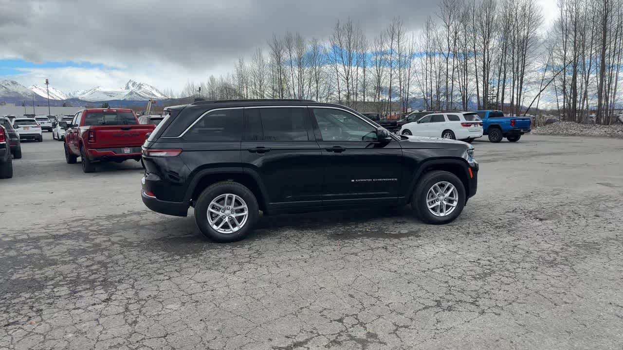 Thumbnail: 2026 Jeep Grand Cherokee - 16