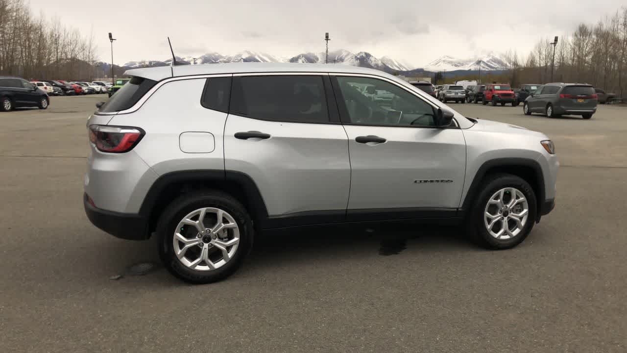 Thumbnail: 2025 Jeep Compass - 14