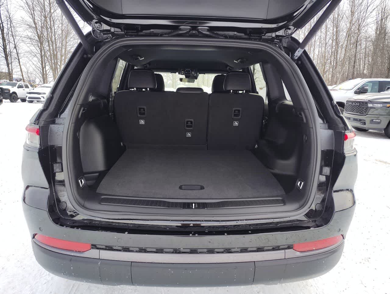 Thumbnail: 2026 Jeep Grand Cherokee - 12