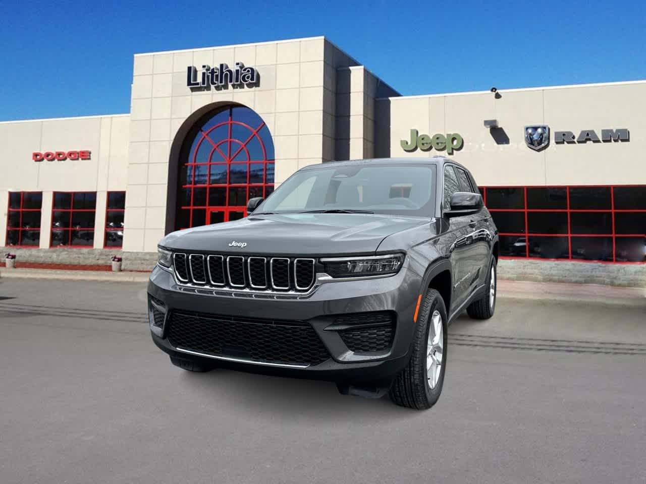 2026 Jeep Grand Cherokee Laredo X 4x4's photo