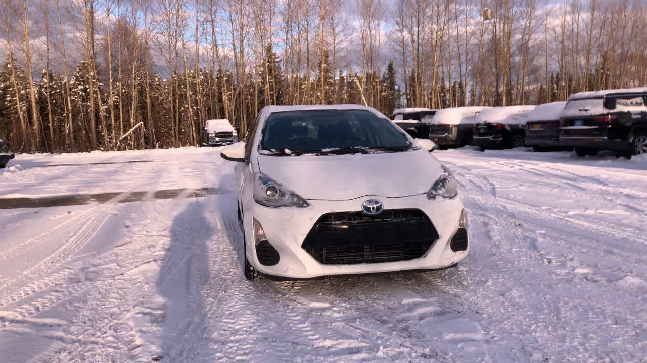 2016 Toyota Prius C Two photo 3