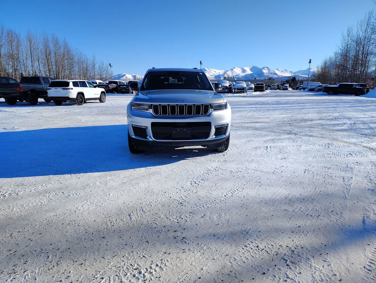 Thumbnail: 2023 Jeep Grand Cherokee L - 4