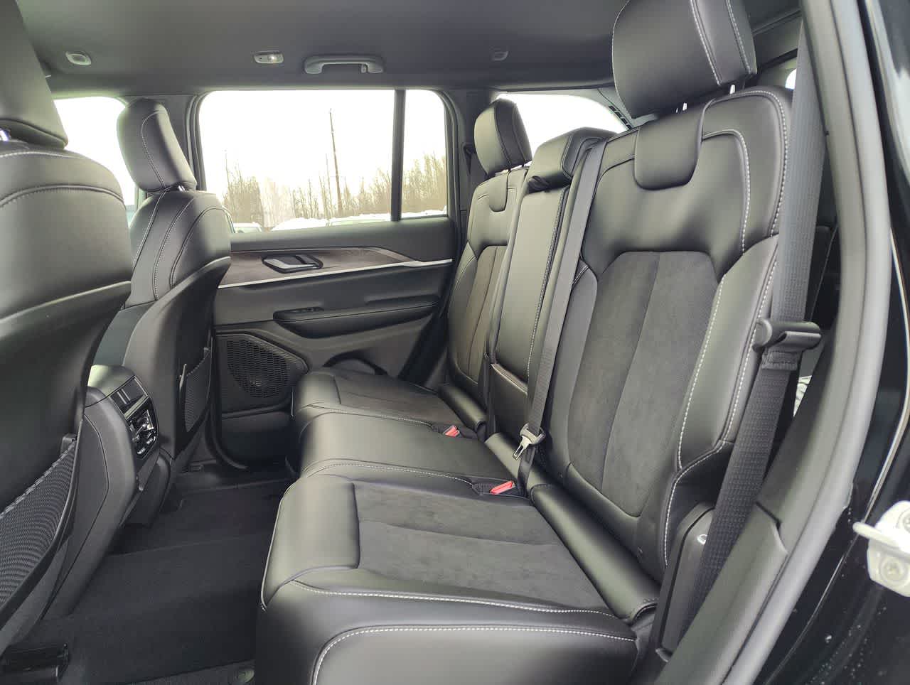 Thumbnail: 2026 Jeep Grand Cherokee - 14